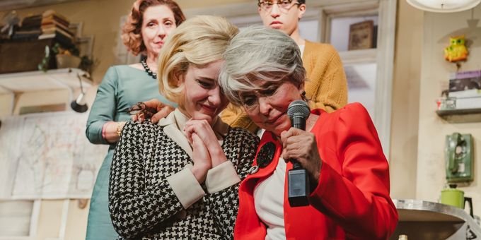 Photos/Video: Rita Moreno Visits THE SIGN IN SIDNEY BRUSTEIN'S WINDOW