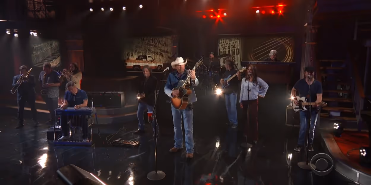 VIDEO: Toby Keith Performed 'That's Country Bro' on THE LATE SHOW WITH STEPHEN… Video
