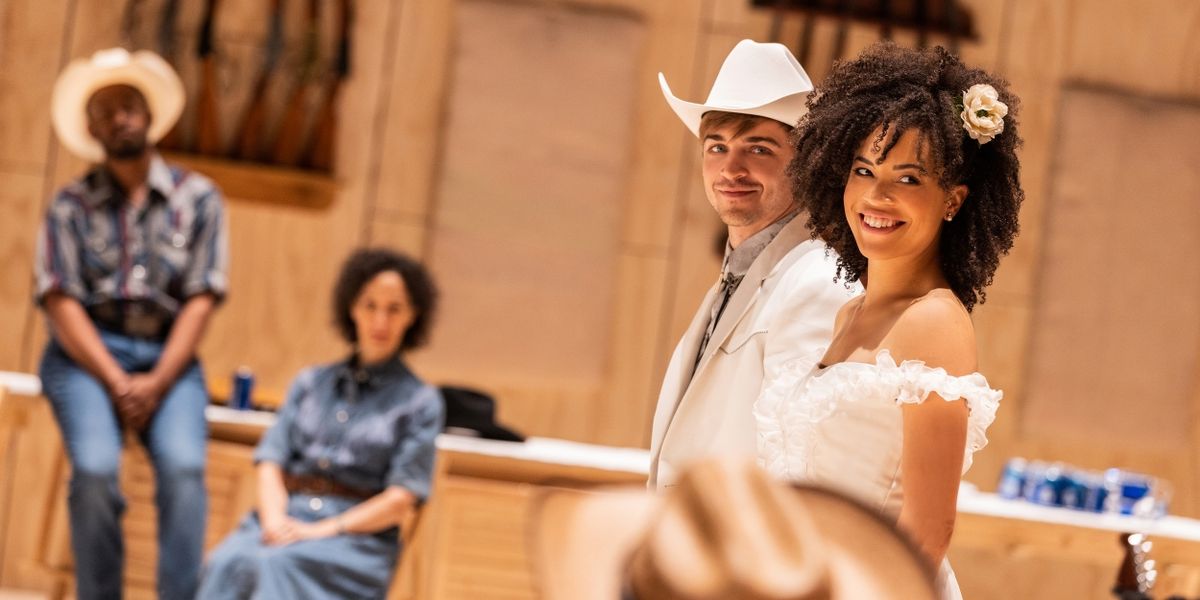Review: OKLAHOMA at Ahmanson Theatre