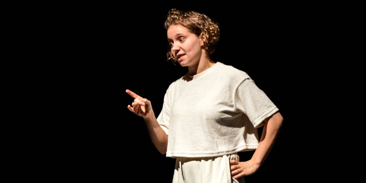 Review: Sophie Joans is hilarious and captivating in ÎLE
