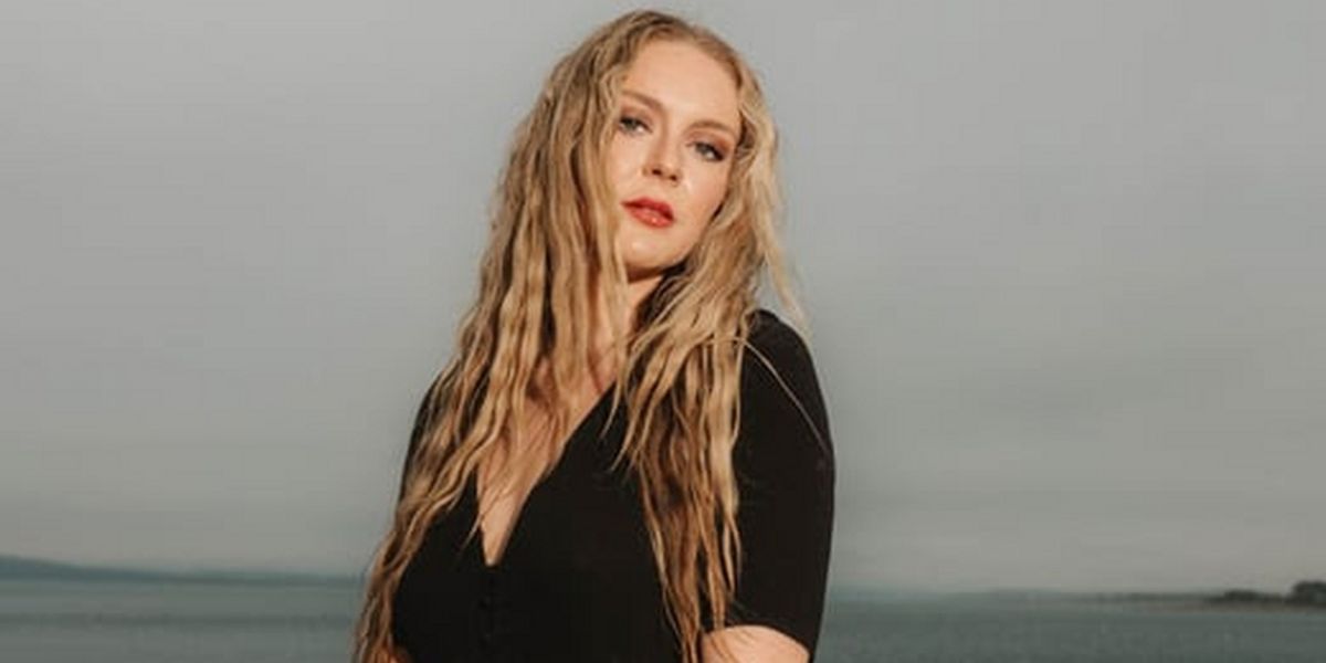 Emily Monsen Releases Single 'how we used to be'