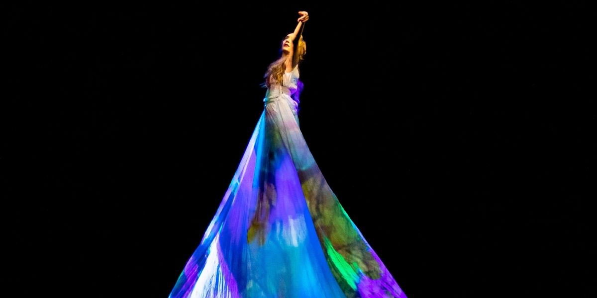 Review: MOMIX - ALICE at Van Wezel