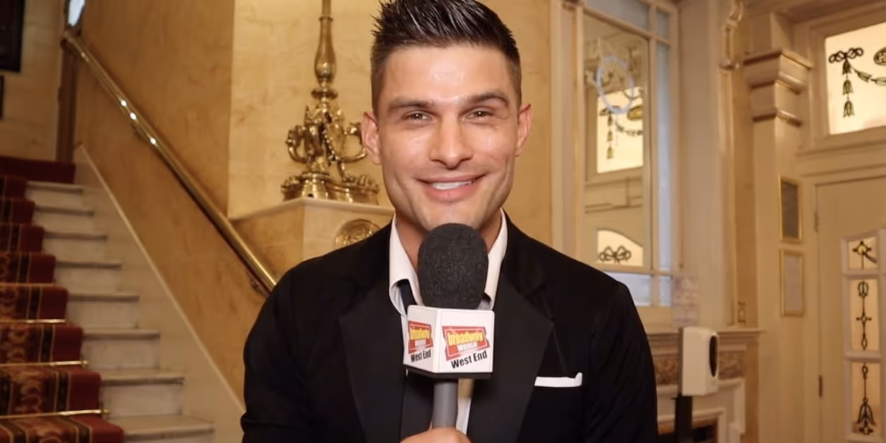 VIDEO: HERE COME THE BOYS Arrives at the London Palladium Video