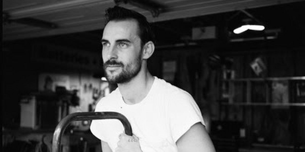 Robert Ellis Releases New Album 'Yesterday's News'