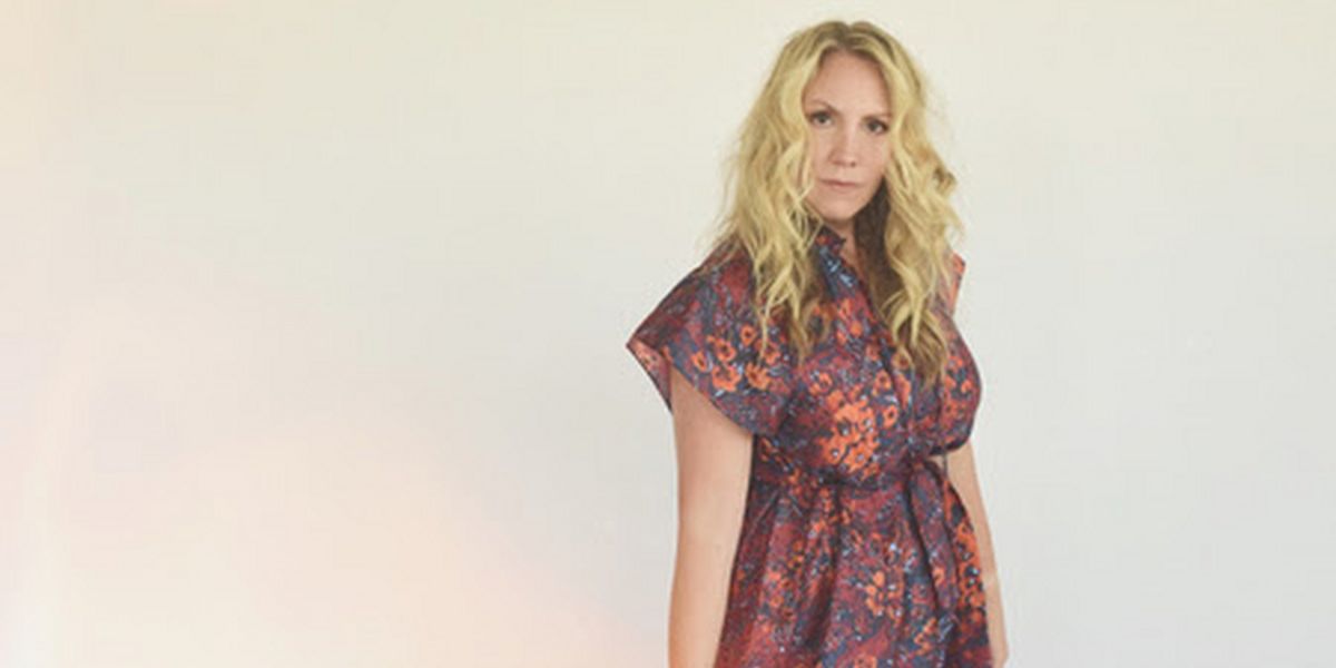 Mary Bragg Shares New Single 'Love Each Other'