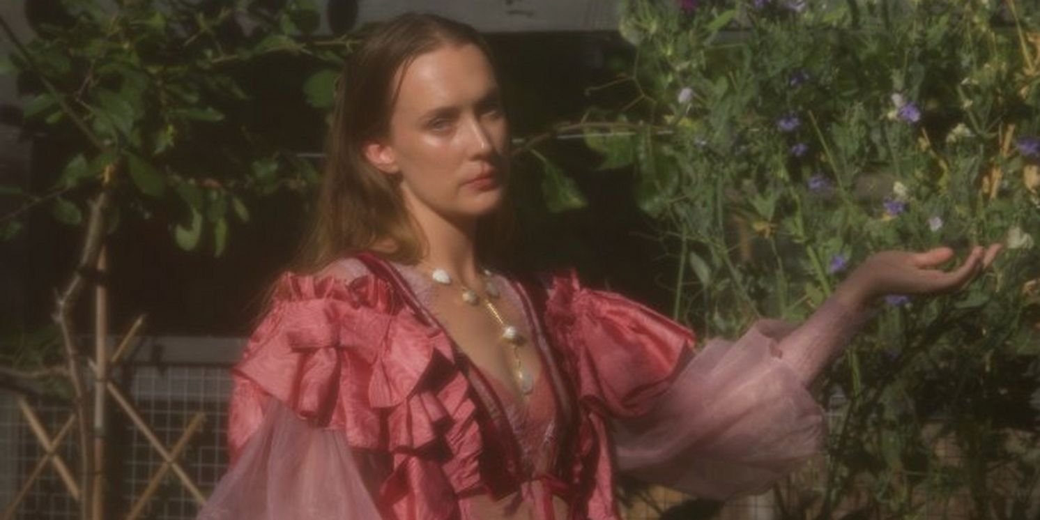 Allie Crow Buckley Announces New Album 'Utopian Fantasy'  Image