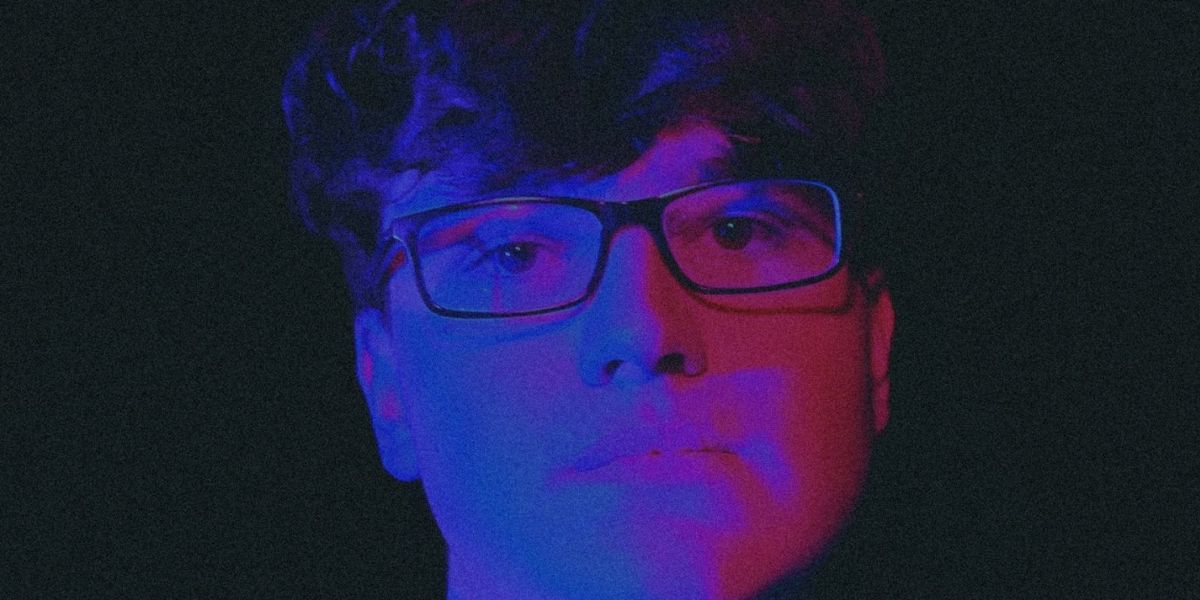 Rob Eberle Releases New Single 'far'