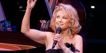 VIDEO: Elaine Paige Visits Backstage LIVE with Richard Ridge