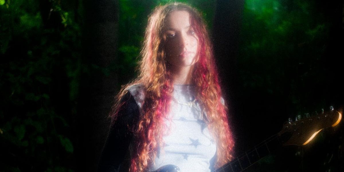 Holly Humberstone Releases 'Scarlett (Garden Version)'