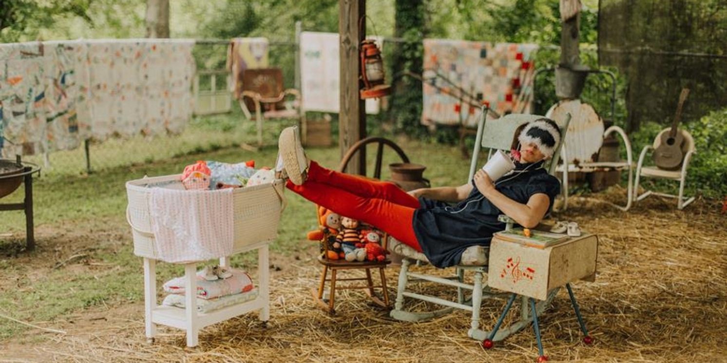 Rosie Thomas Covers The Bangles' 'Eternal Flame' with William Fitzsimmons & Denison Witmer  Image