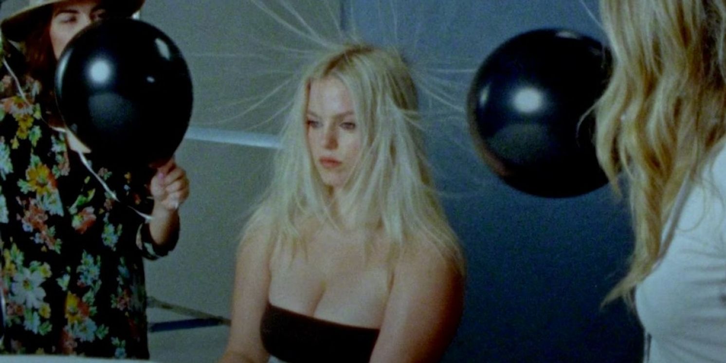 Listen: Hear MEAN GIRLS Star Reneé Rapp's New Single 'Snow Angel' From Upcoming Debut Album  Image