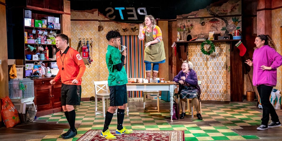 Review: CRACKERS, Polka Theatre