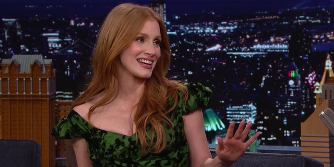 VIDEO: Jessica Chastain Tells the Story of Her Dog's Broadway Debut on THE TONIGHT SHOW