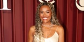 Ariana DeBose Sings 'No One In Alone' to Honor Vanessa Williams