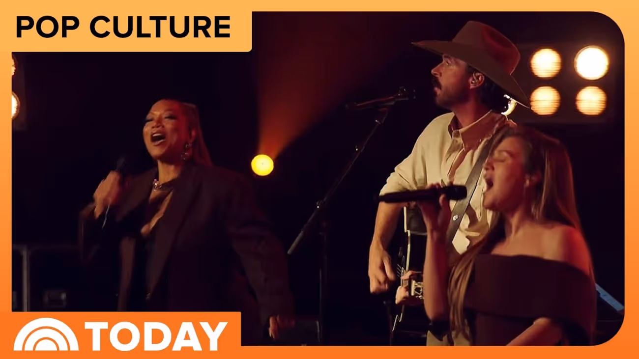 THE VOICE Coaches Clarkson, Levine, Latifah and Green Cover 'The Weight' Video