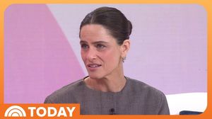Amanda Peet Opens Up On Breast Cancer Journey And Loss Of Both Parents
