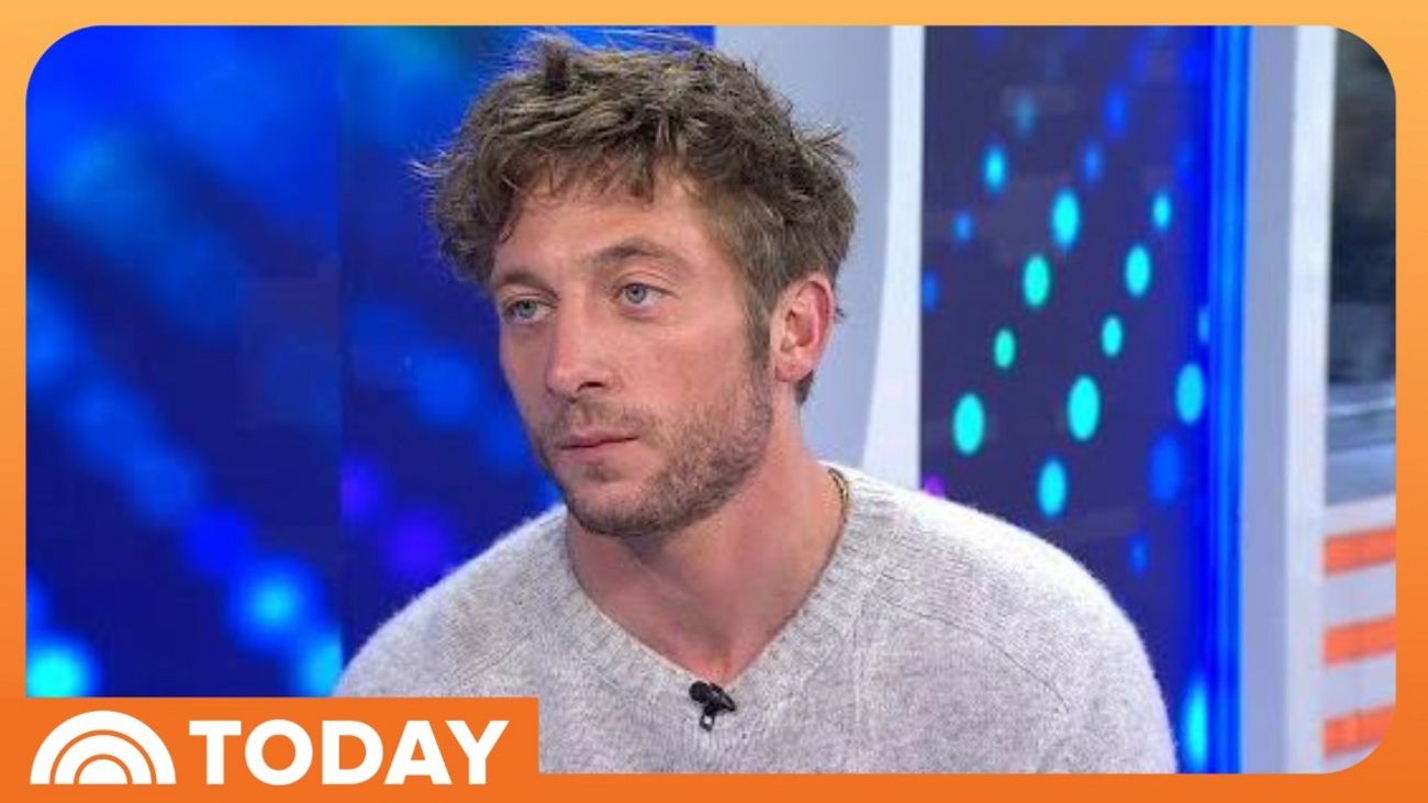 Jeremy Allen White on Why Social Media Isn't 'Great for Our Mental Health' Video
