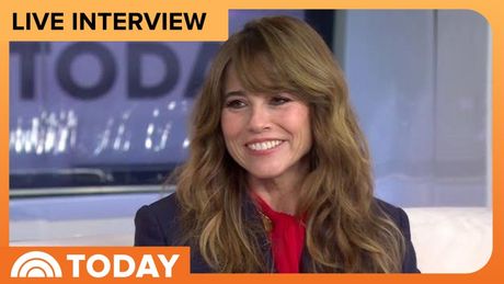 Linda Cardellini Describes 'Blood and Gore' and Story in CRYSTAL LAKE Photo
