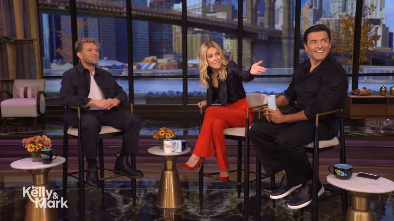 Ryan Phillippe on Teaching His Bulldog to Swim Video