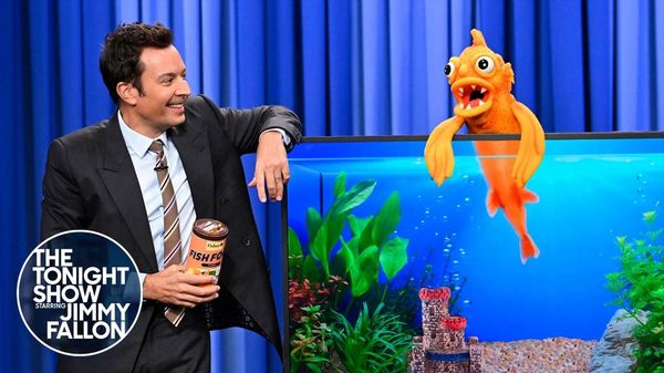 Jimmy Fallon Feeds and Chats With Tonight Show's Pet Fish
