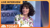 Parker Posey on Hosting 'The Mob' and Fans Yelling 'Piper Nooo!'
