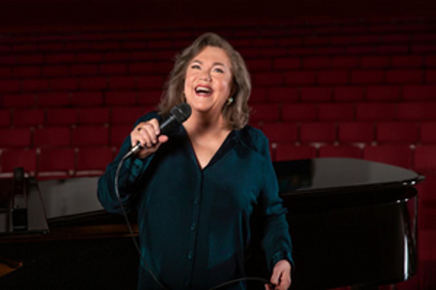 Kathleen Turner Will Star in FINDING MY VOICE On Stage At Kingsborough  Image