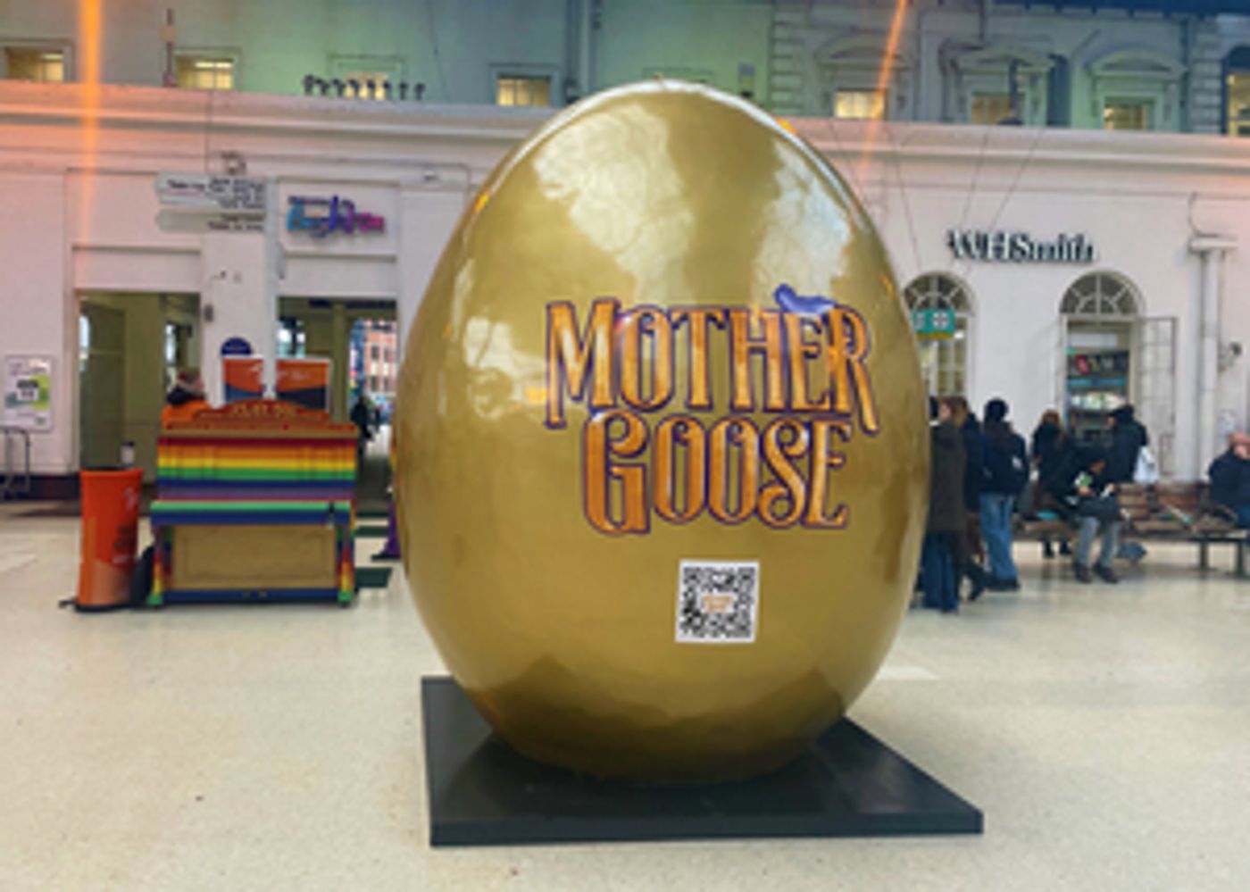 The Cast of MOTHER GOOSE Arrive at Theatre Royal Brighton  Image