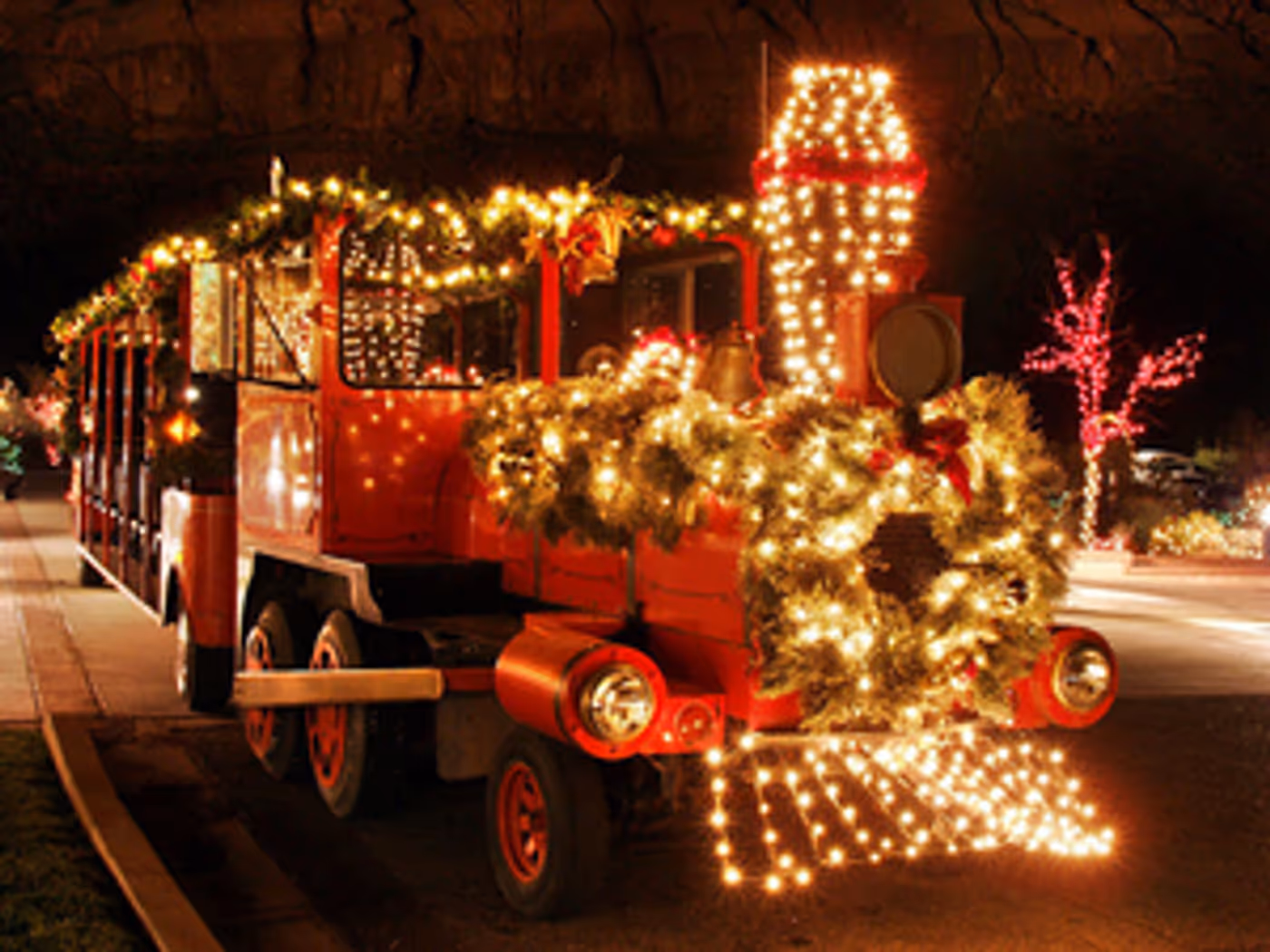 Tuacahn's Christmas In The Canyon Lights Up The Holiday Season  Image