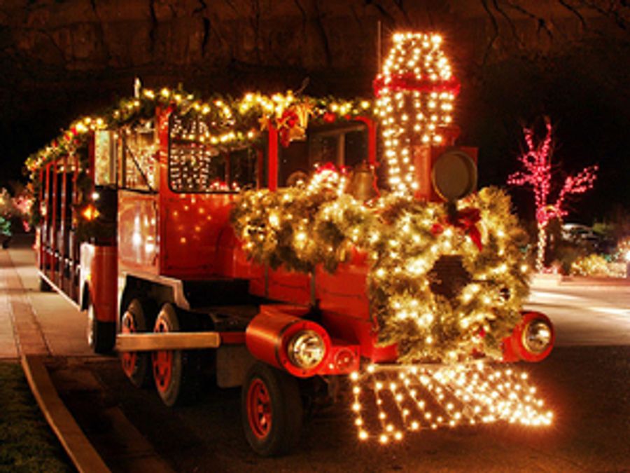Tuacahn's Christmas In The Canyon Lights Up The Holiday Season Image