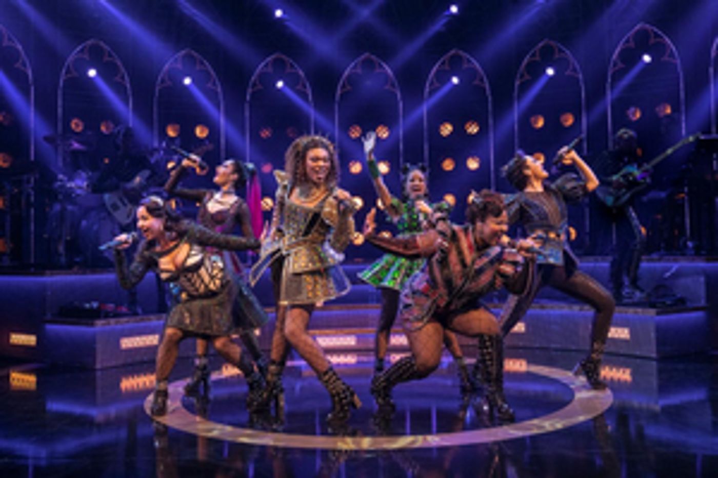 The Exhilarating New Musical Phenomenon SIX Heads To The Bushnell, January 17- 22  Image