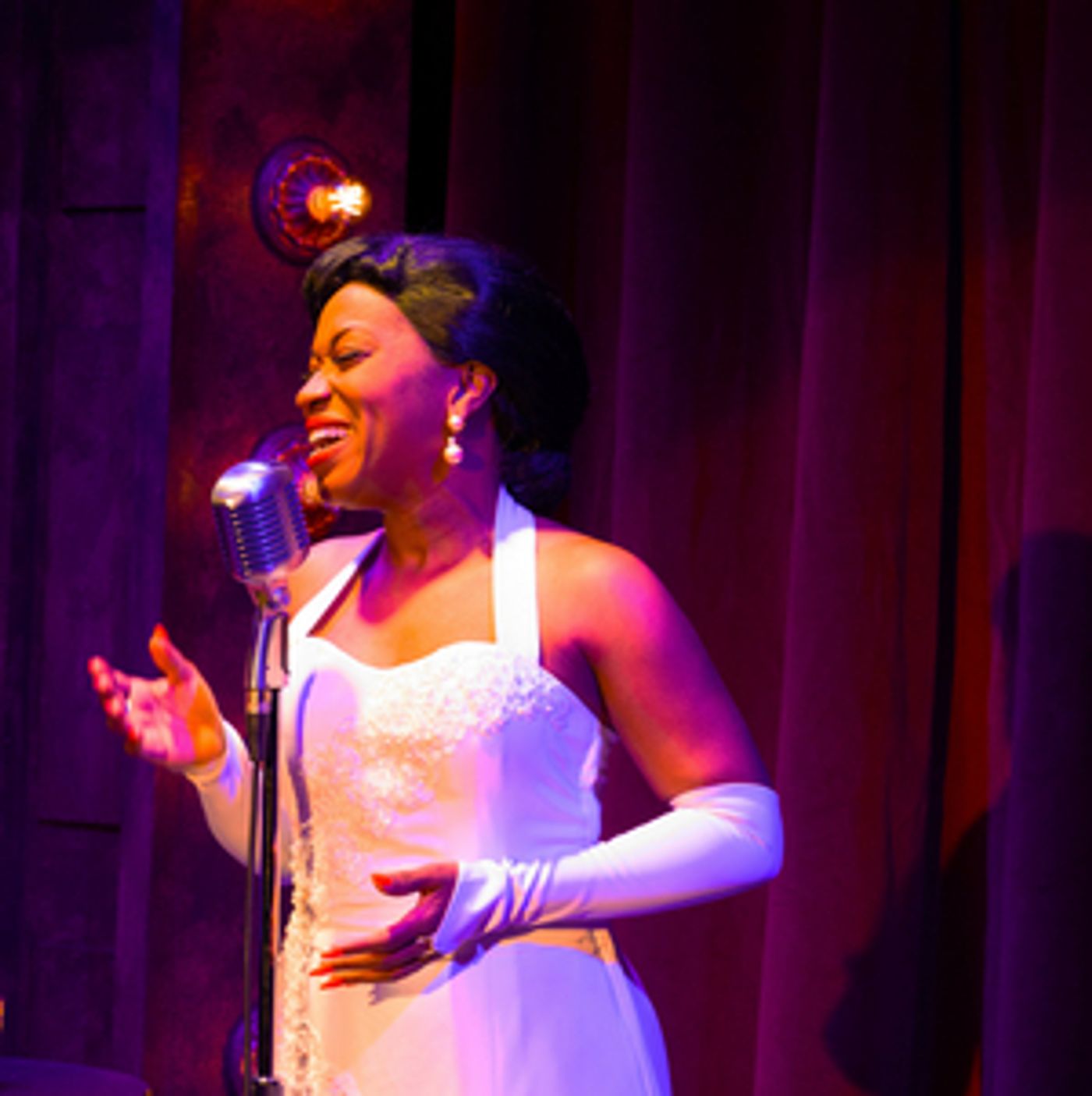 LADY DAY AT EMERSON'S BAR AND GRILL Will Open Mercury Theater Chicago 2023 Season  Image