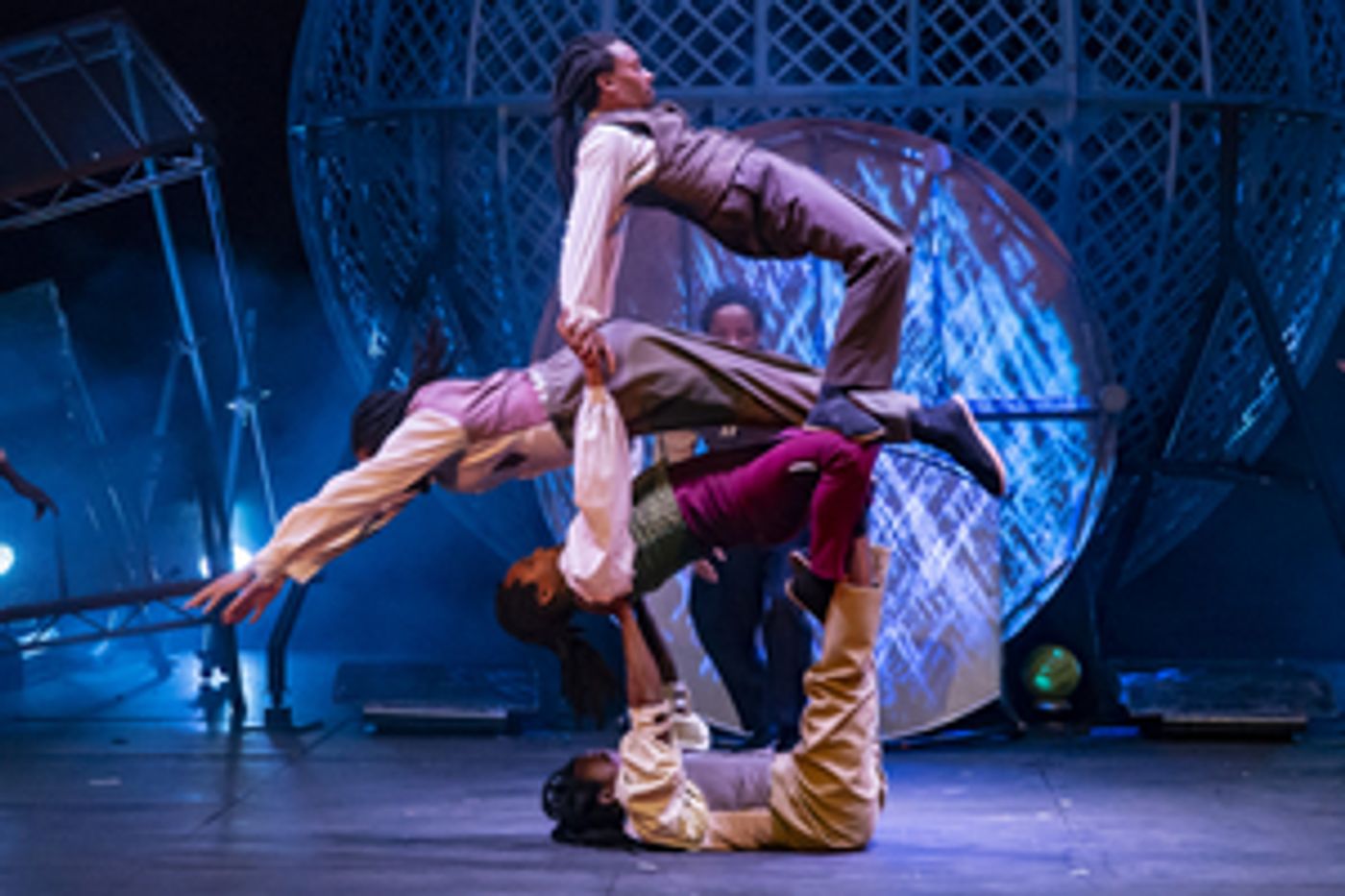 CIRQUE BERSERK! Celebrates Tenth Anniversary With Five Week Season at Riverside Studios  Image