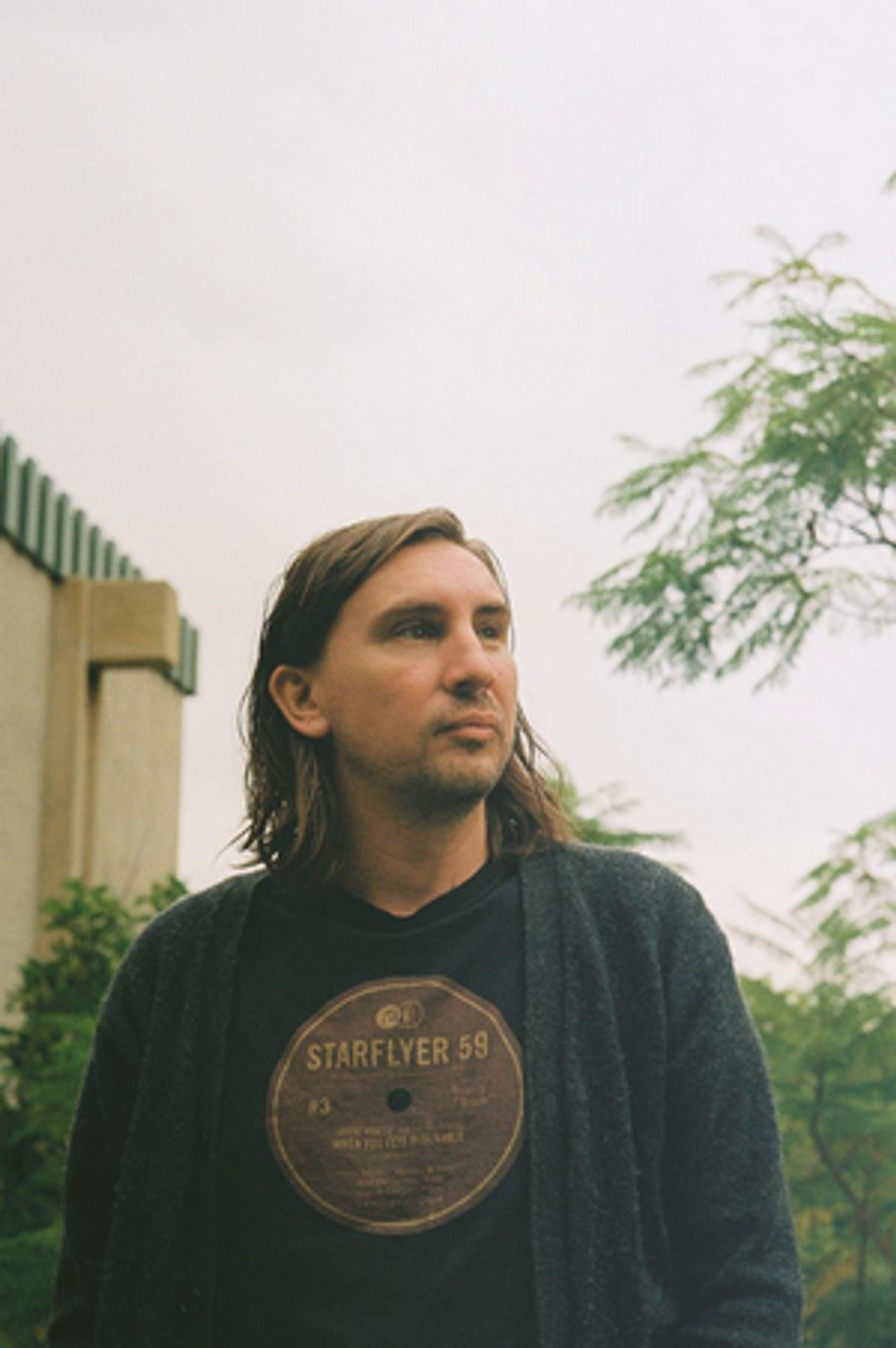 Photo Ops Shares New Single 'The Dream Is Done' Ahead of New LP  Image