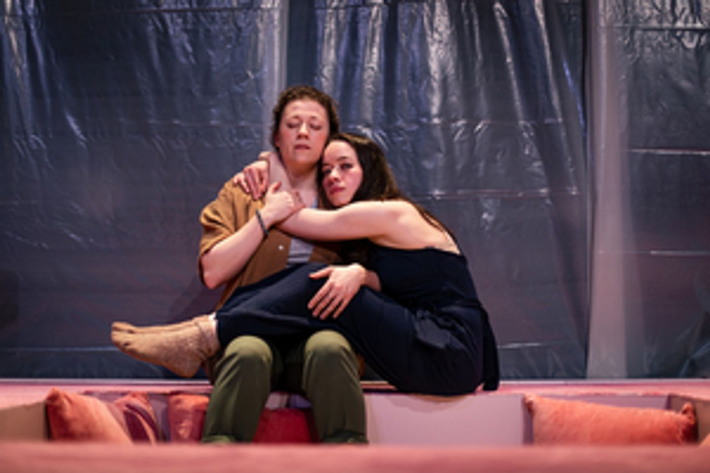 Review: HEDDA GABLER, Reading Rep Theatre  Image