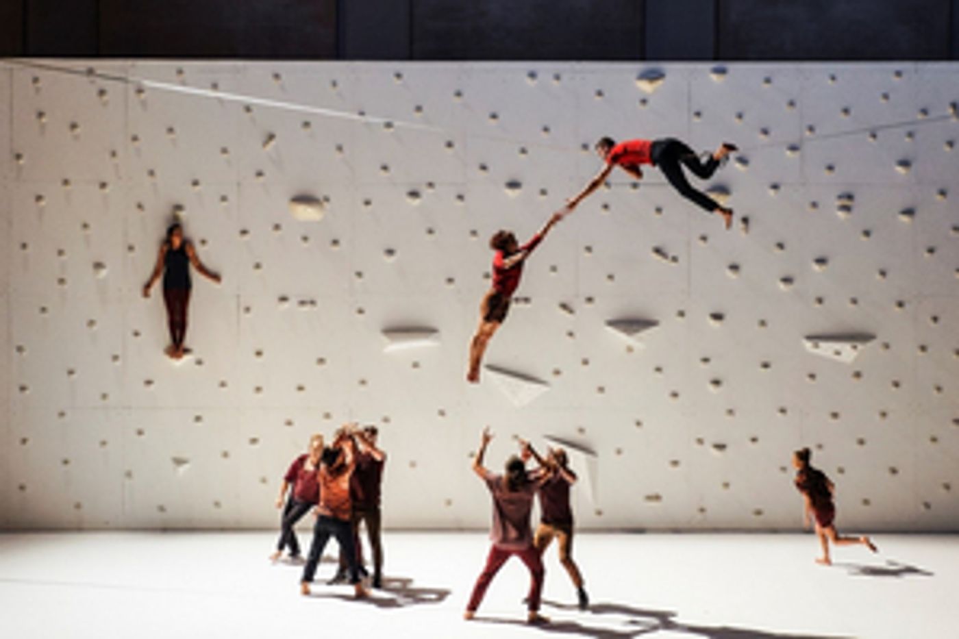 Théâtre national de la Danse Rachid Ouramdane Presents Corps extrêmes at Sadler's Wells Theatre in May  Image
