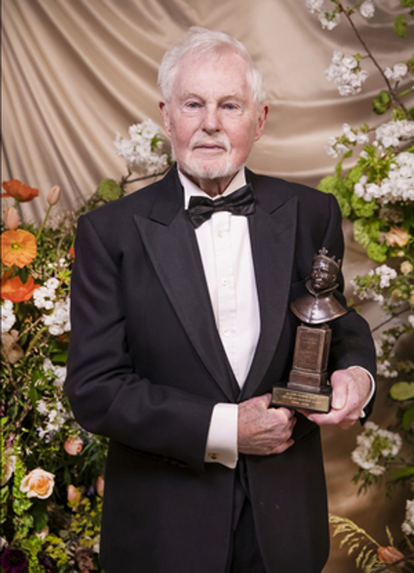 Sir Derek Jacobi: High Ticket Prices Make Theatre 'Elitist'  Image