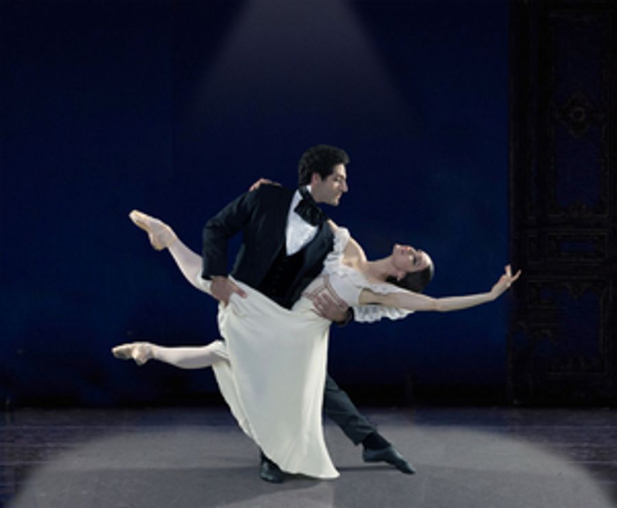 Los Angeles Ballet's 17th Season Continues With LADY OF THE CAMELLIAS Image