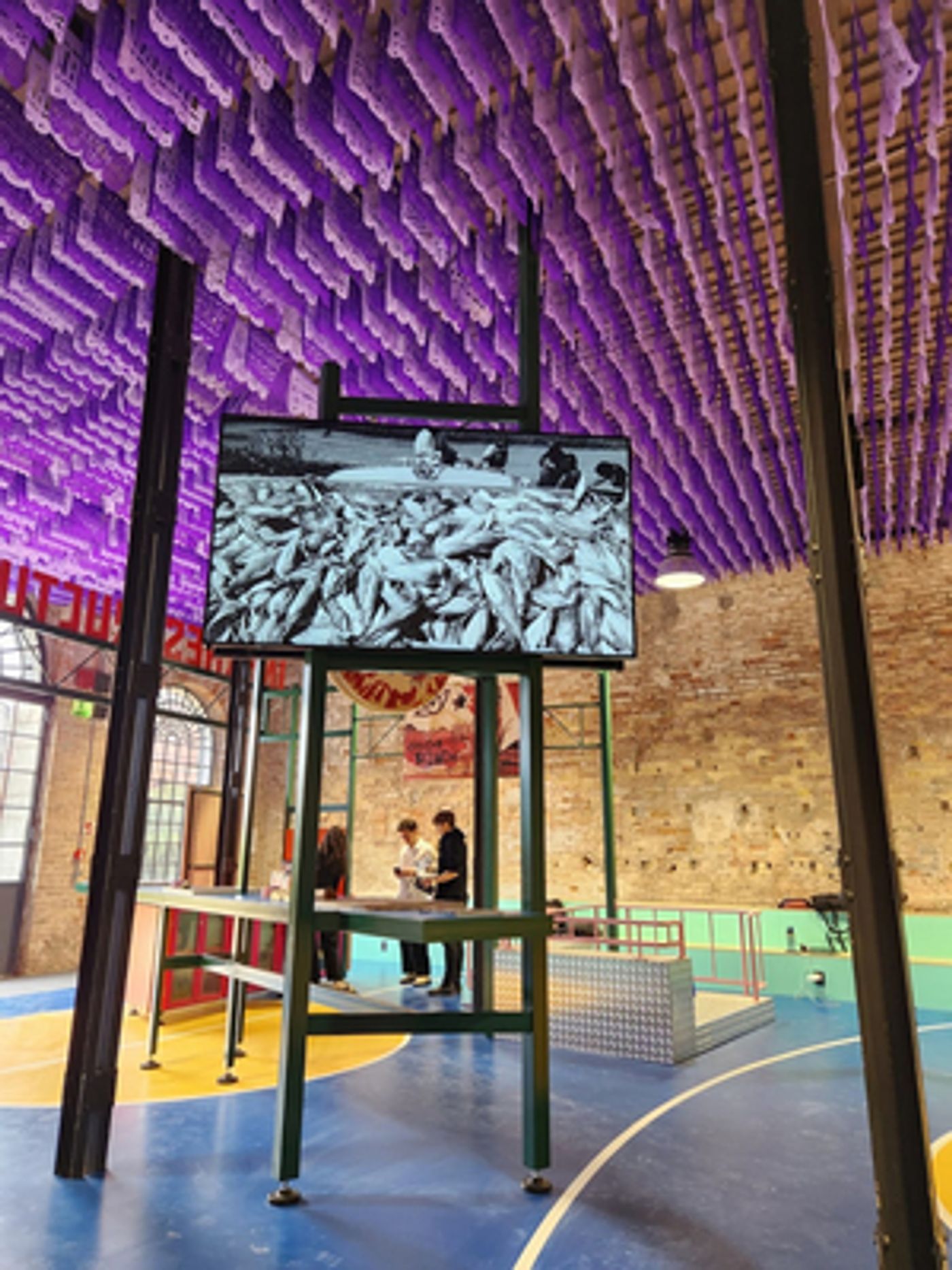 La Cancha Campesina De México Irrumpe En La Bienal De Arquitectura De Venecia 2023  Image