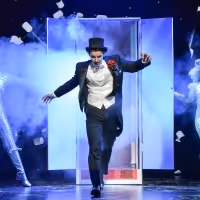 Photo Flash: Mischief Theatre Presents MAGIC GOES WRONG