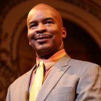 David Alan Grier Joins the Cast of Netflix's DAD, STOP EMBARRASSING ME