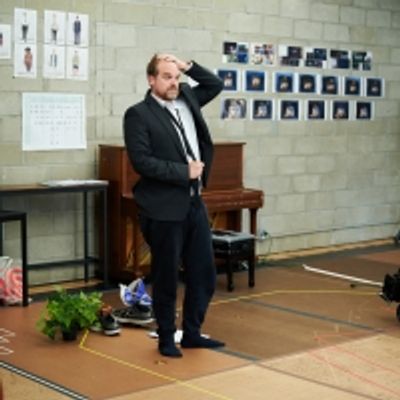 Photos: First Look at David Harbour, Bill Pullman &amp; More in Rehearsals for Theresa Rebeck&#039;s MAD HOUSE