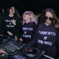 Photos: Ariana Madix, Katie Maloney and Scheana Shay of VANDERPUMP RULES Do A Surprise DJ Set at Emo Nite LA