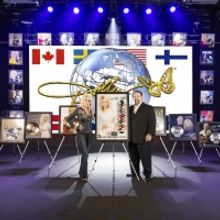 9 TO 5 UK Tour Celebrates Dolly Parton Being Awarded 47 New Gold and Platinum Certifi