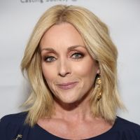 Jane Krakowski Hosts the NAME THAT TUNE Revival, Premiering January 6 on FOX