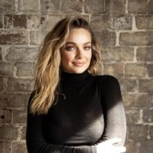 Australian Reality Star Abbie Chatfield to Perform Live Shows