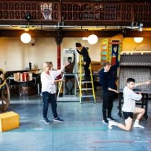 Photos: In Rehearsal For MAGIC GOES WRONG at the Apollo Theatre