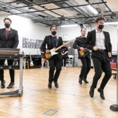 Photos: JERSEY BOYS Rehearses for the West End