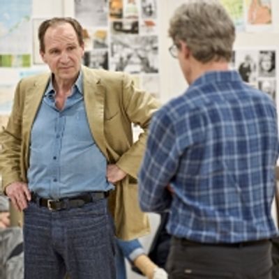 Photos: See Ralph Fiennes &amp; More in Rehearsals for STRAIGHT LINE CRAZY