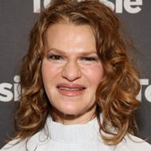 Sandra Bernhard Kicks Off Carpenter Performing Arts Center's 25th Anniversary Season