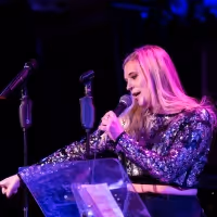 Photo Flash: 54 SINGS HILARY DUFF At Feinstein's/54 Below